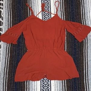 Super cute romper with pockets!